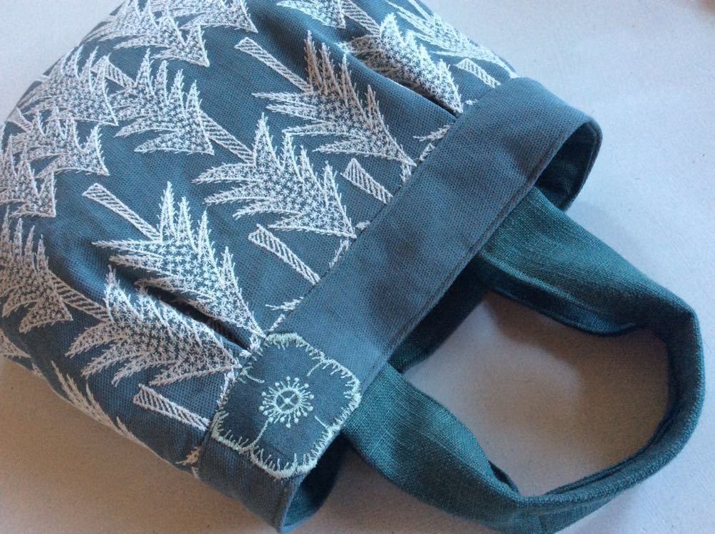 ハンドメイド ミナペルホネン ハンドバック(land theater. anemone