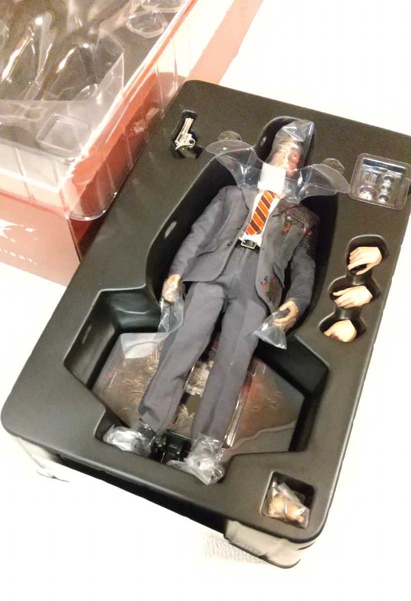 ホットトイズ トゥーフェイス バージョン2.0 ダークナイト 1/6可動