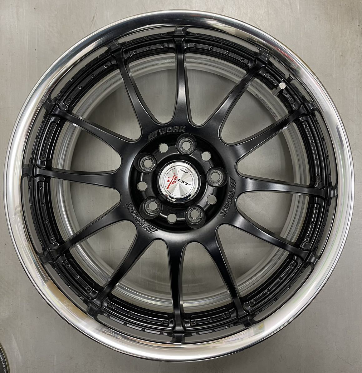 美品WORK XSA 02C ワーク イクサ 18×8J+45 PCD114.3 4本セット(5穴