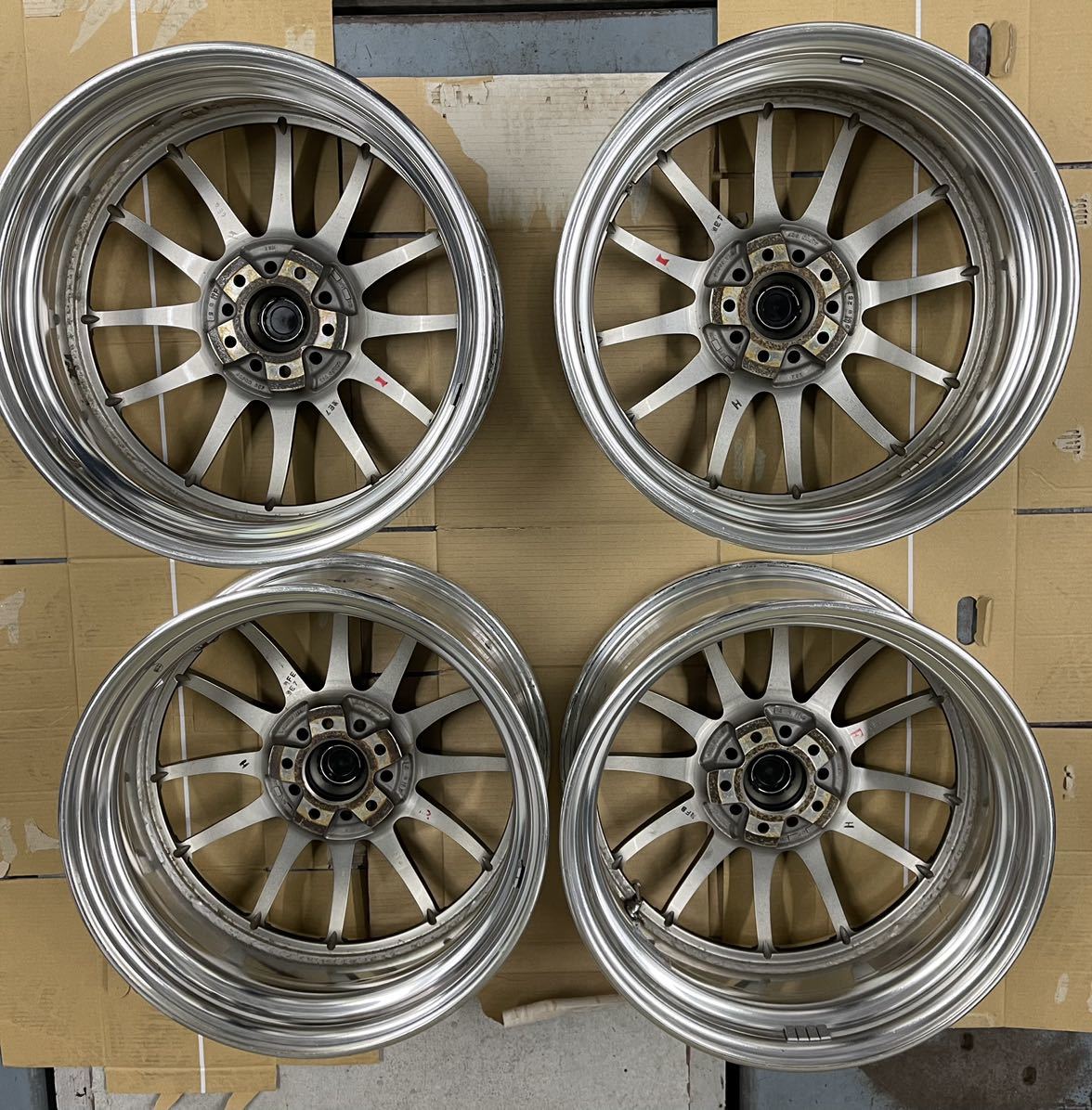 美品WORK XSA 02C ワーク イクサ 18×8J+45 PCD114.3 4本セット(5穴
