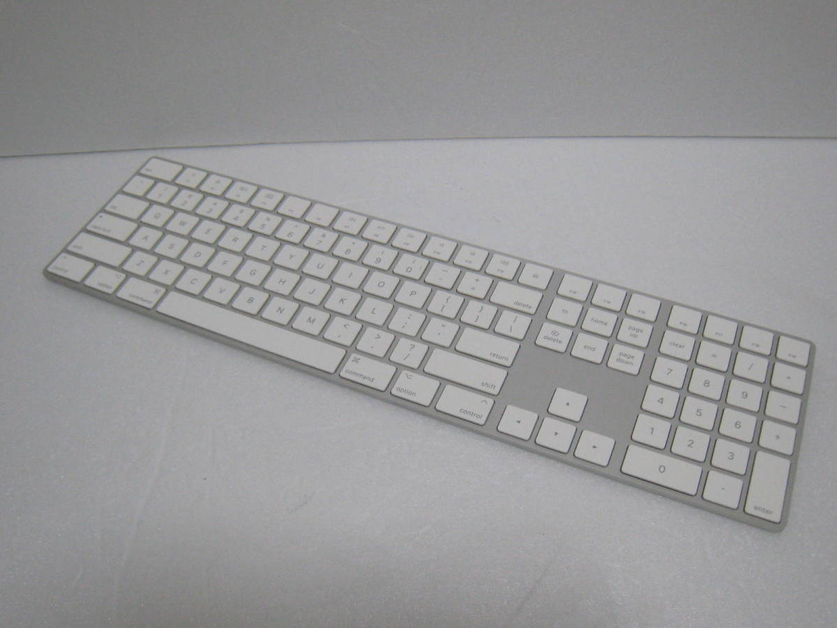 ワイヤレスキーボード●Apple純正●Magic Keyboard● US テンキー付●MQ052LL/A●①
