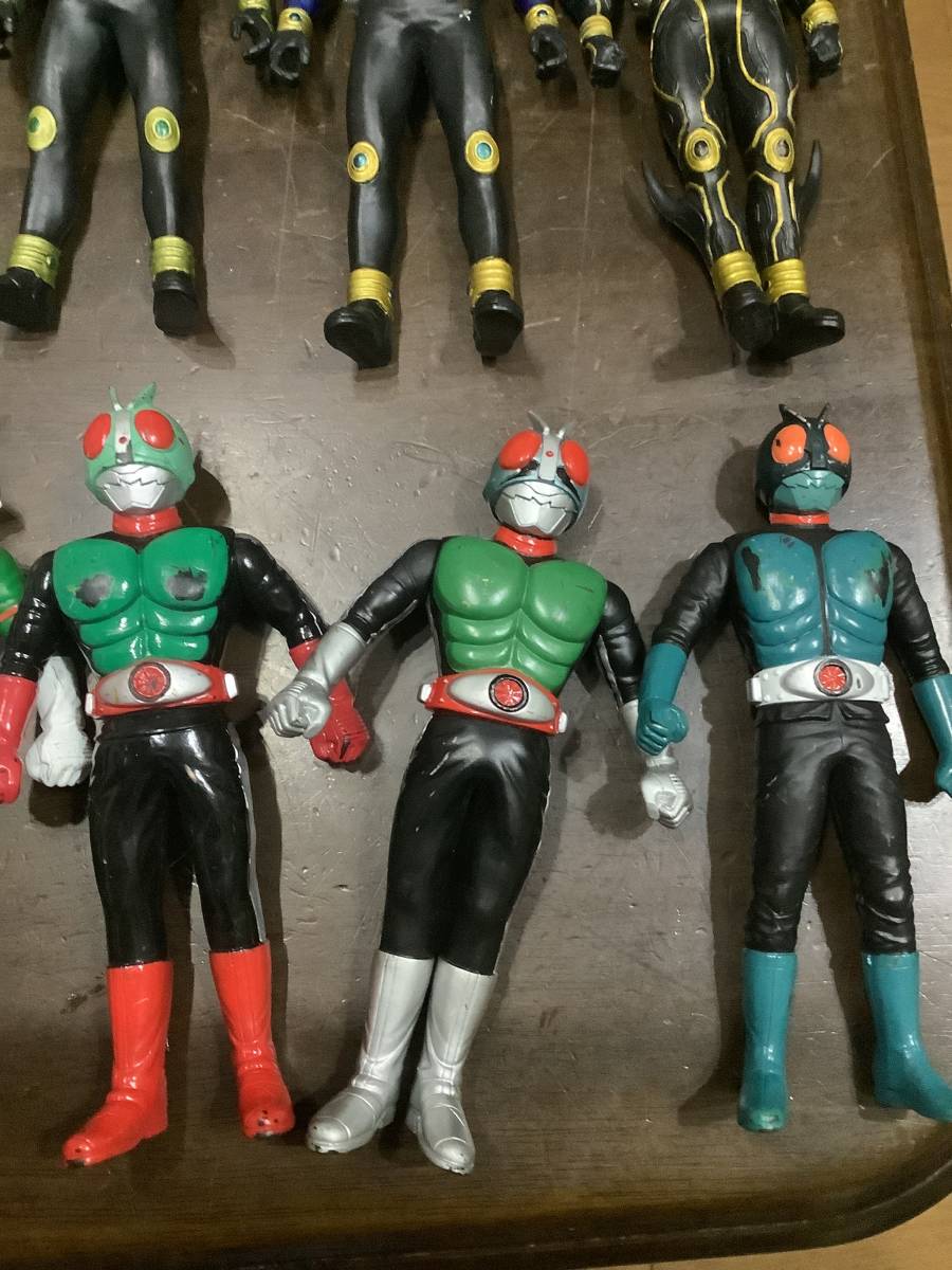 昭和および平成・令和、すべての仮面ライダーと怪人を収録した 仮面