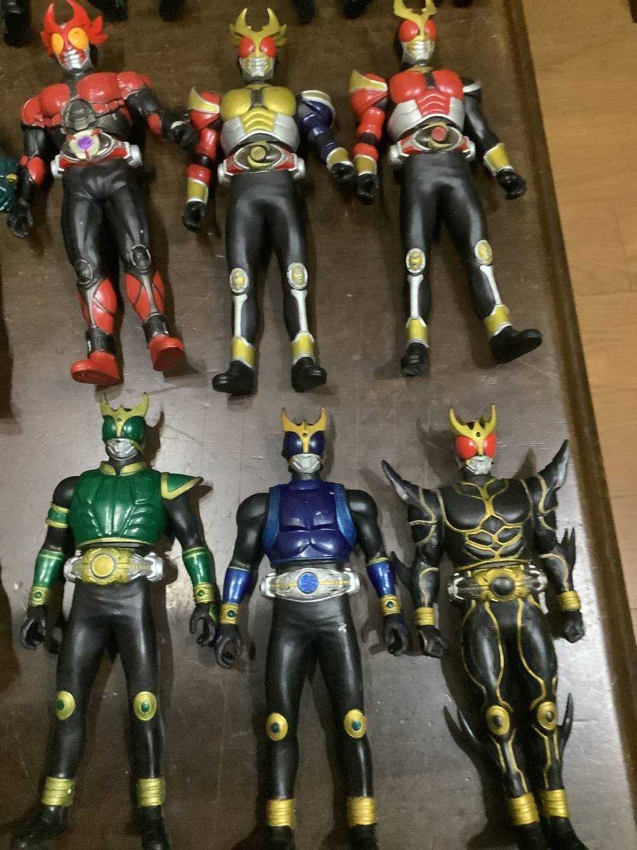 昭和および平成・令和、すべての仮面ライダーと怪人を収録した 仮面