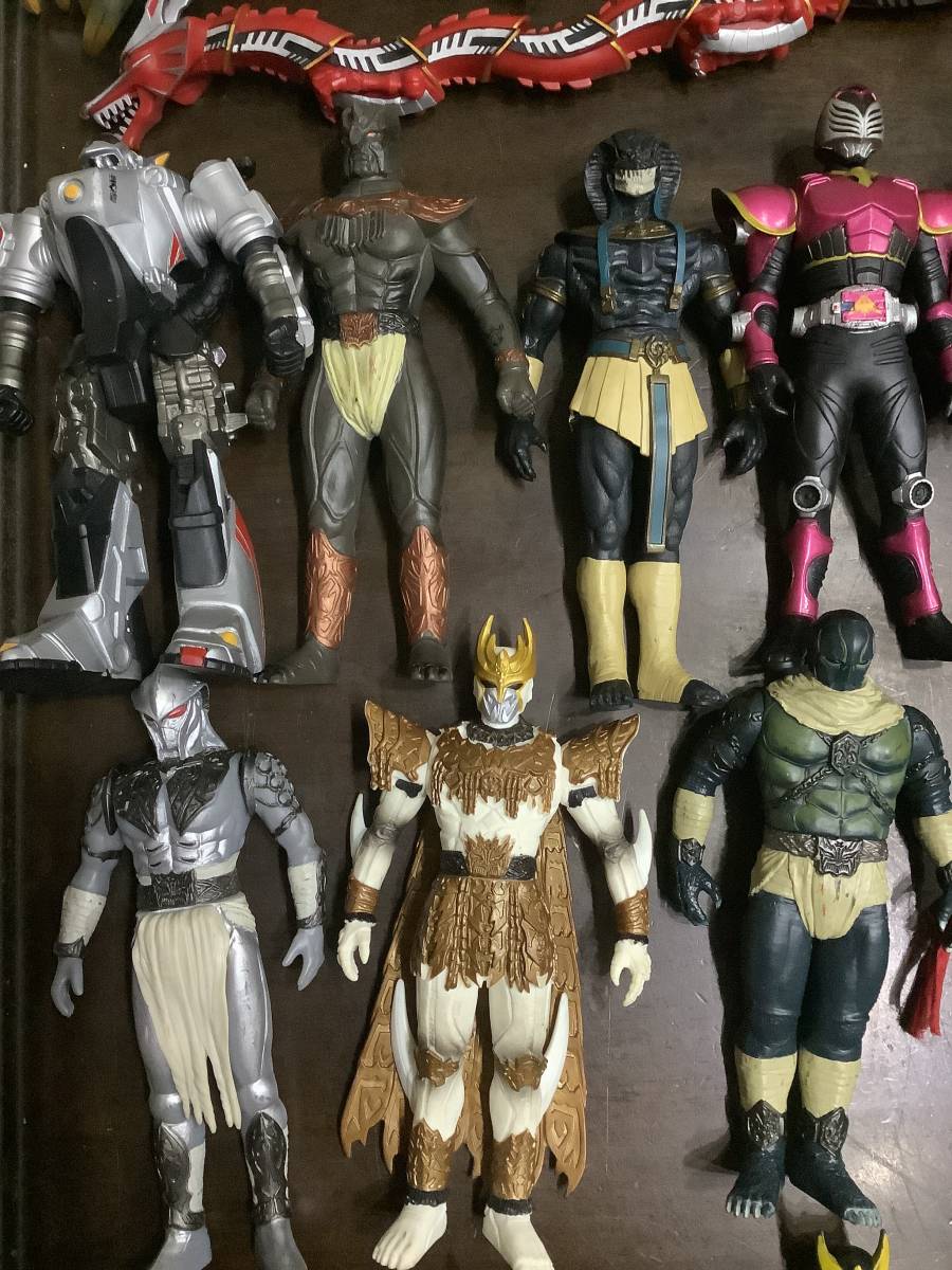 昭和および平成・令和、すべての仮面ライダーと怪人を収録した 仮面