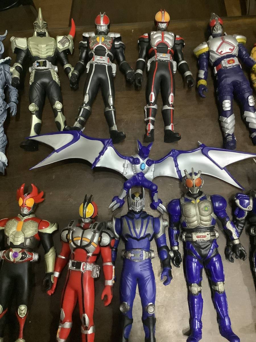 昭和および平成・令和、すべての仮面ライダーと怪人を収録した 仮面