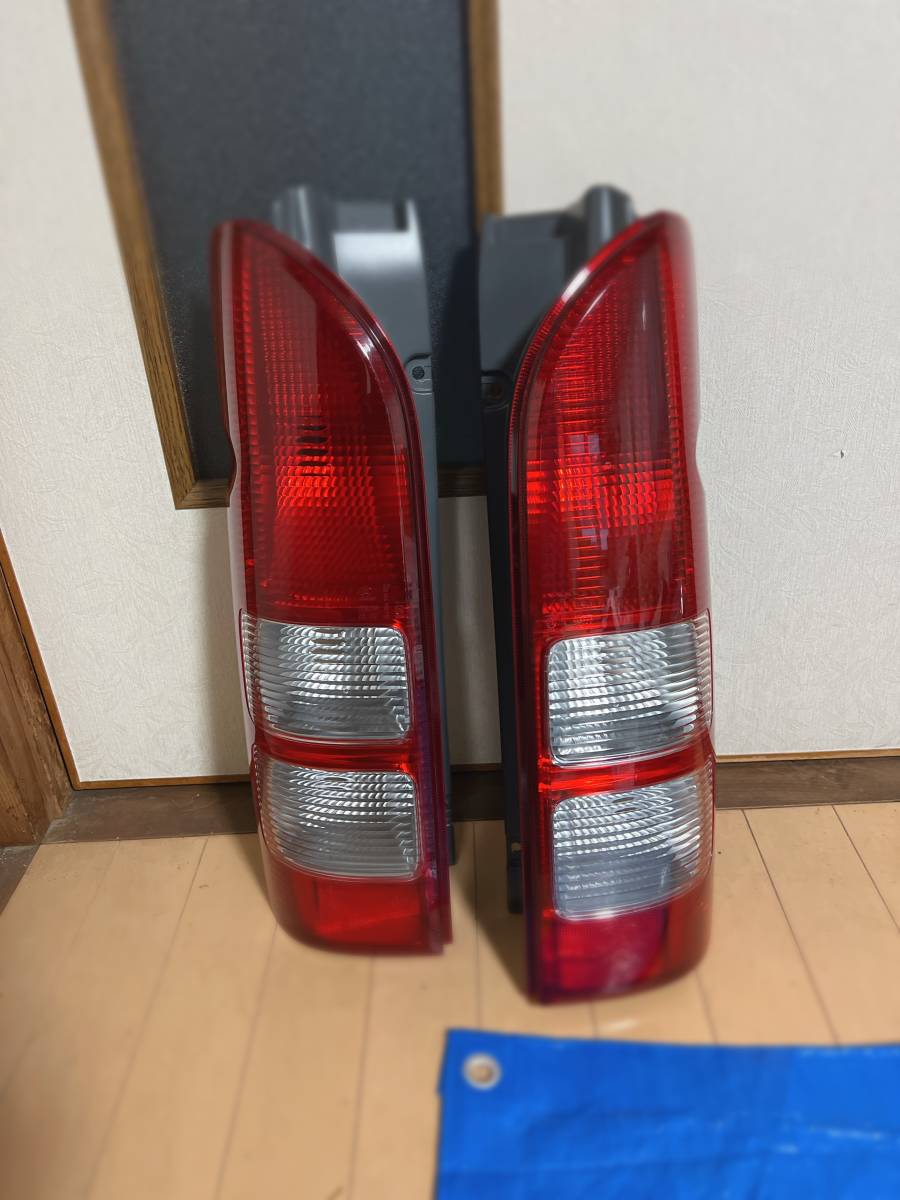 テールランプ ハイエース 200 usdm 200系ハイエース 純正テールレンズ 