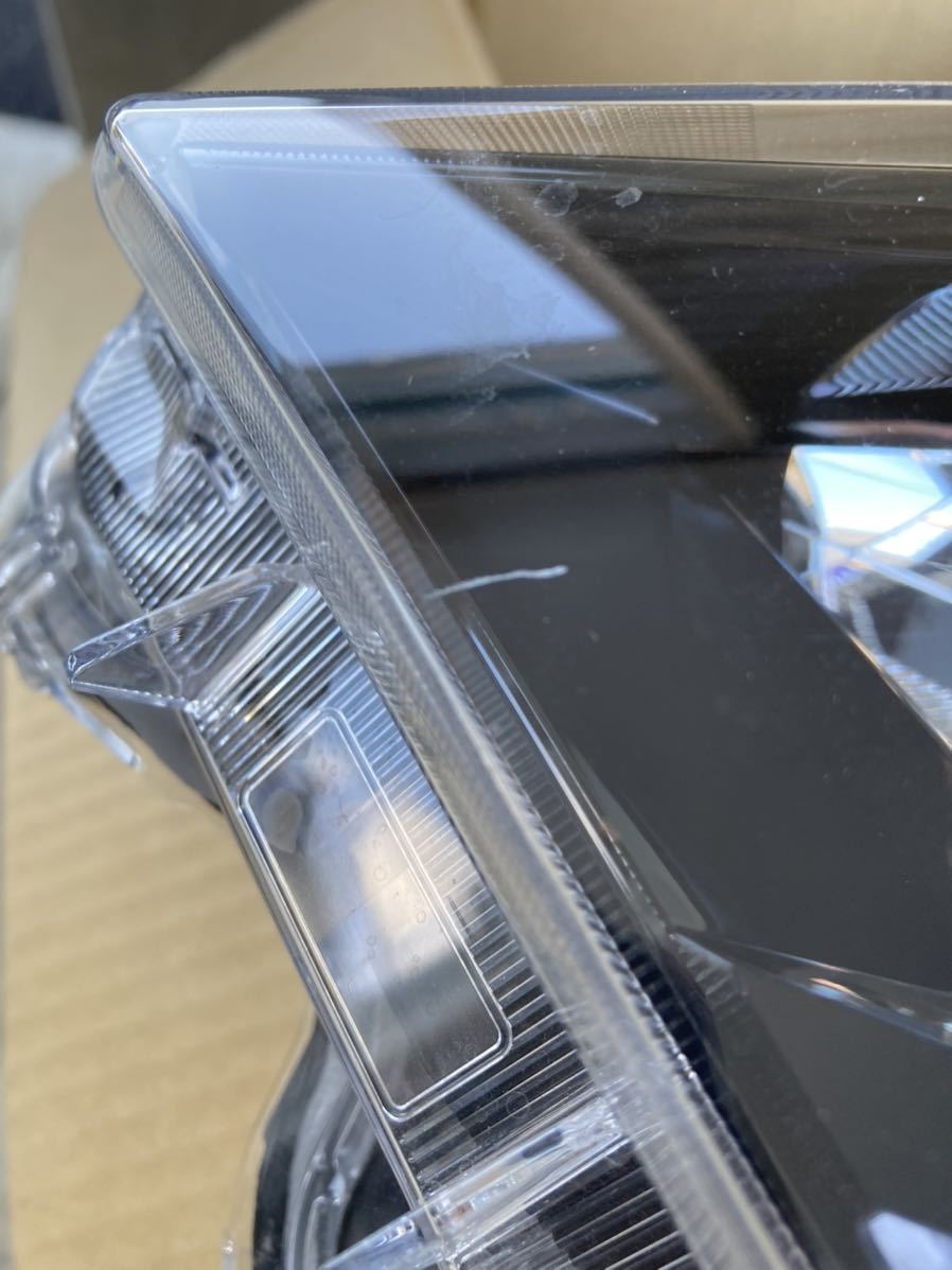 送料無料！ MXPA10 15 ヤリス 左ヘッドライト KOITO K0-3 ヤリス 純正