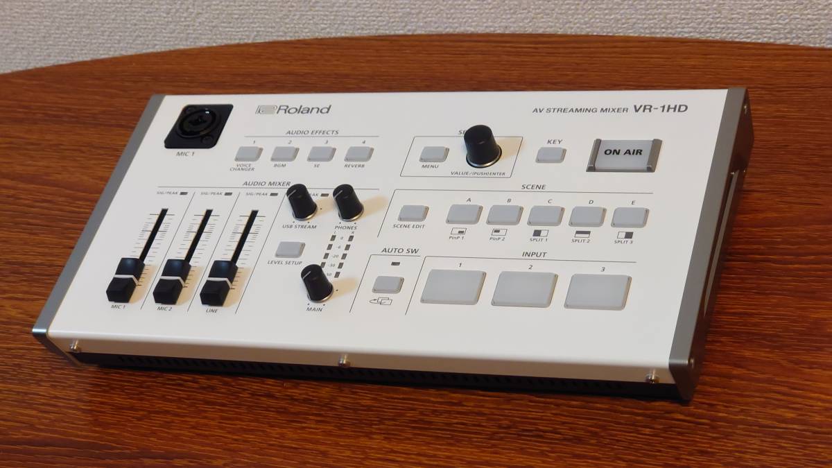  1円 ローランド VR-1HD Roland AVミキサー ビデオスイッチャー 収録 配信 VJ等に(その他)｜売買されたオークション情報、yahooの商品情報をアーカイブ公開 - オークファン その他