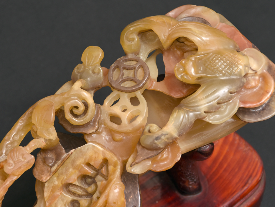 美術品 石の透かし彫り【玉石寿山石】