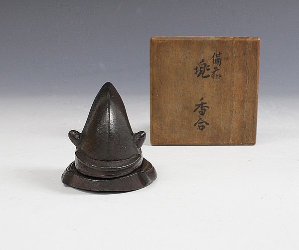 お買い得，低価 古備前 兜香合 合箱 茶道具 保証品 8559PY(香炉、香合)｜売買されたオークション情報、yahooの商品情報をアーカイブ公開 - オークファン 備前