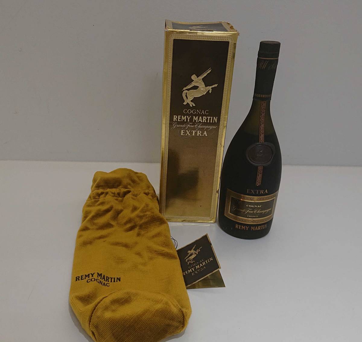  #7672 難あり REMY MARTIN EXTRA レミーマルタン エクストラ COGNAC 袋付き 700ml 40%(レミーマルタン)｜売買されたオークション情報、yahooの商品情報をアーカイブ公開 - オークファン コニャック