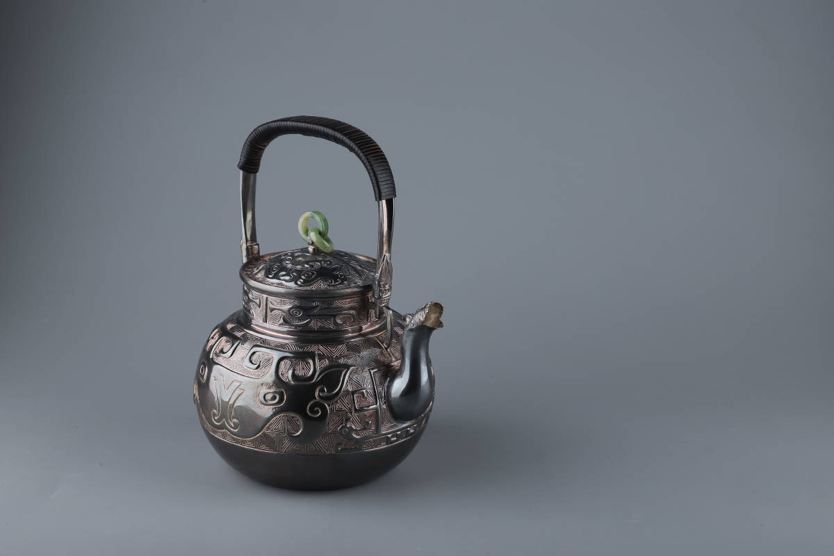 時代 純銀製 蔵六造 饕餮紋 二環玉摘 藤手 獣口湯沸 工芸品 美術品 銀 