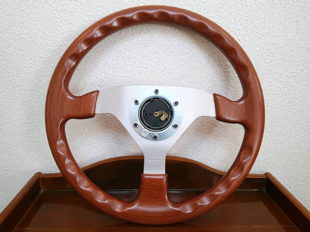 美品！貴重な廃盤つや消しモデル！ MOMO 「VELOCE WOOD」モモ 