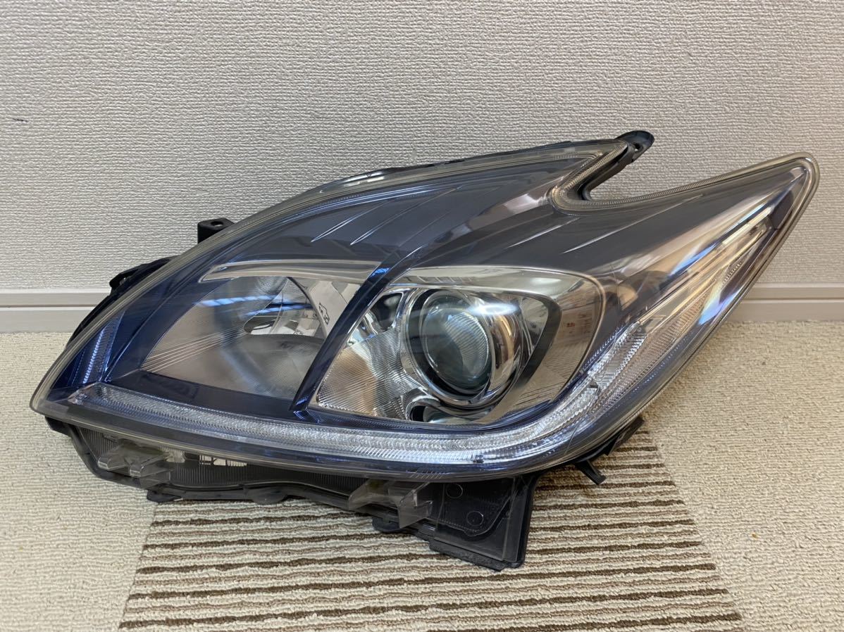 プリウス30後期hidヘッドライト　助手席側　左　zvw30 安い，送料無料】 ZVW30 プリウス 後期 左ヘッドライト HID PHV 美品