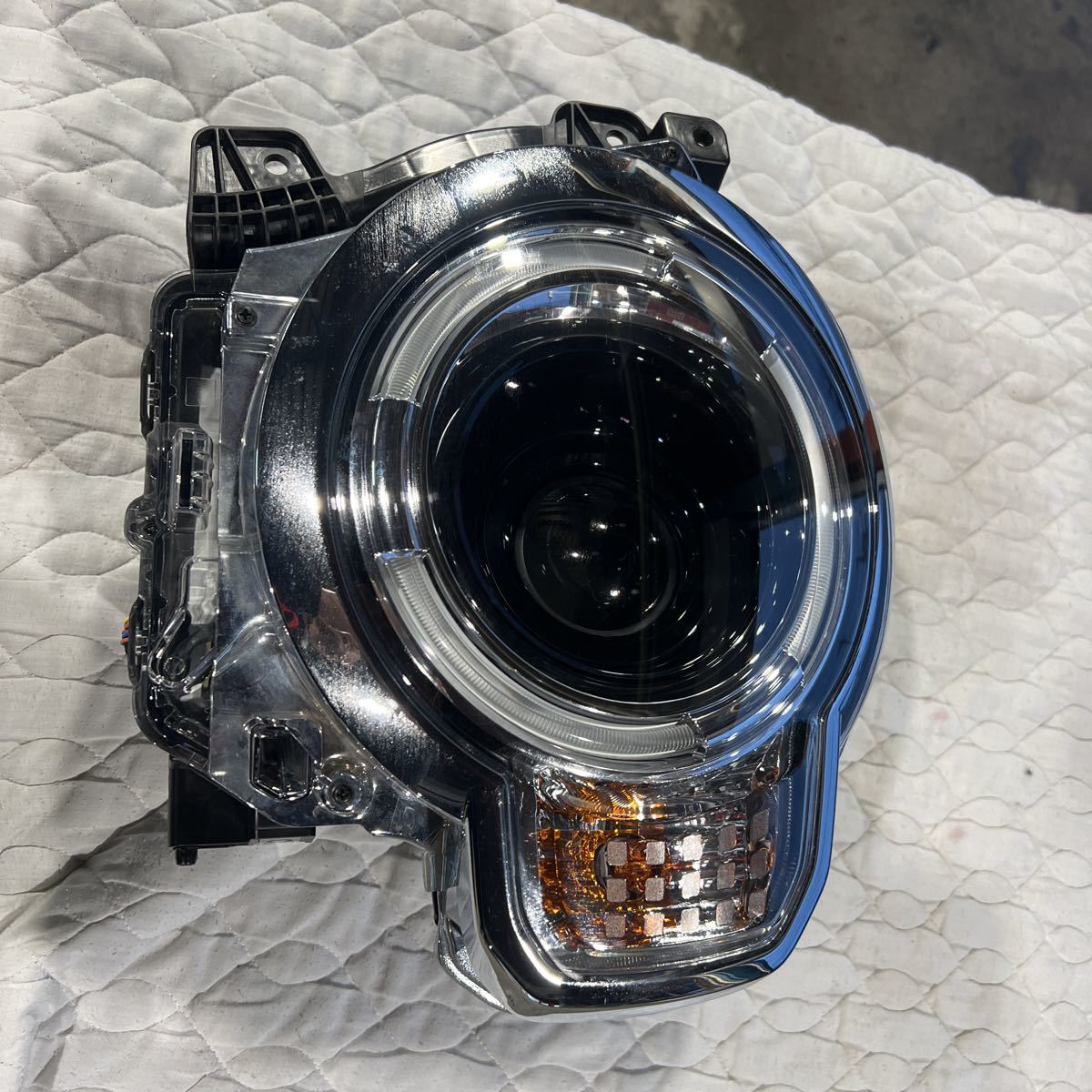スズキハスラー MR92S 左ヘッドライト 美品 35320-59S12 ハスラー 