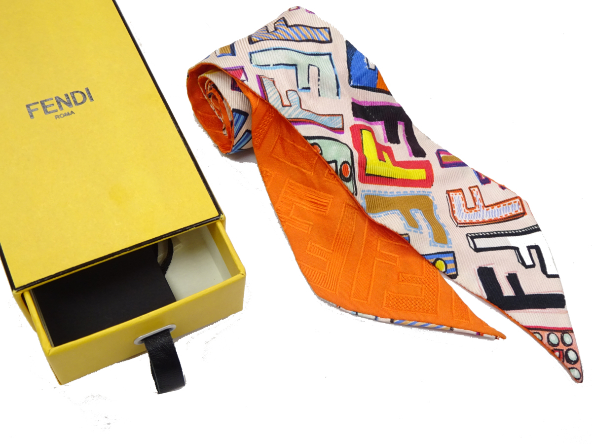 【低価，品質保証】 フェンディ FENDI マルチカラー ズッカ柄 シルク ツイリー ラッピー スカーフ 箱 タグ付(フェンディ)｜売買されたオークション情報、yahooの商品情報をアーカイブ公開 - オークファン その他