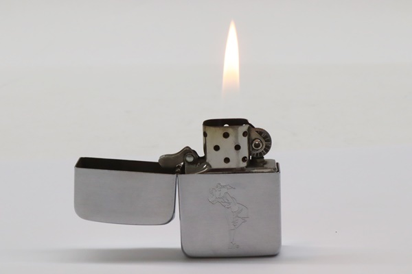 ZIPPO WINDY GIRL ウィンディ ガール ジッポー 2002年製 オイル
