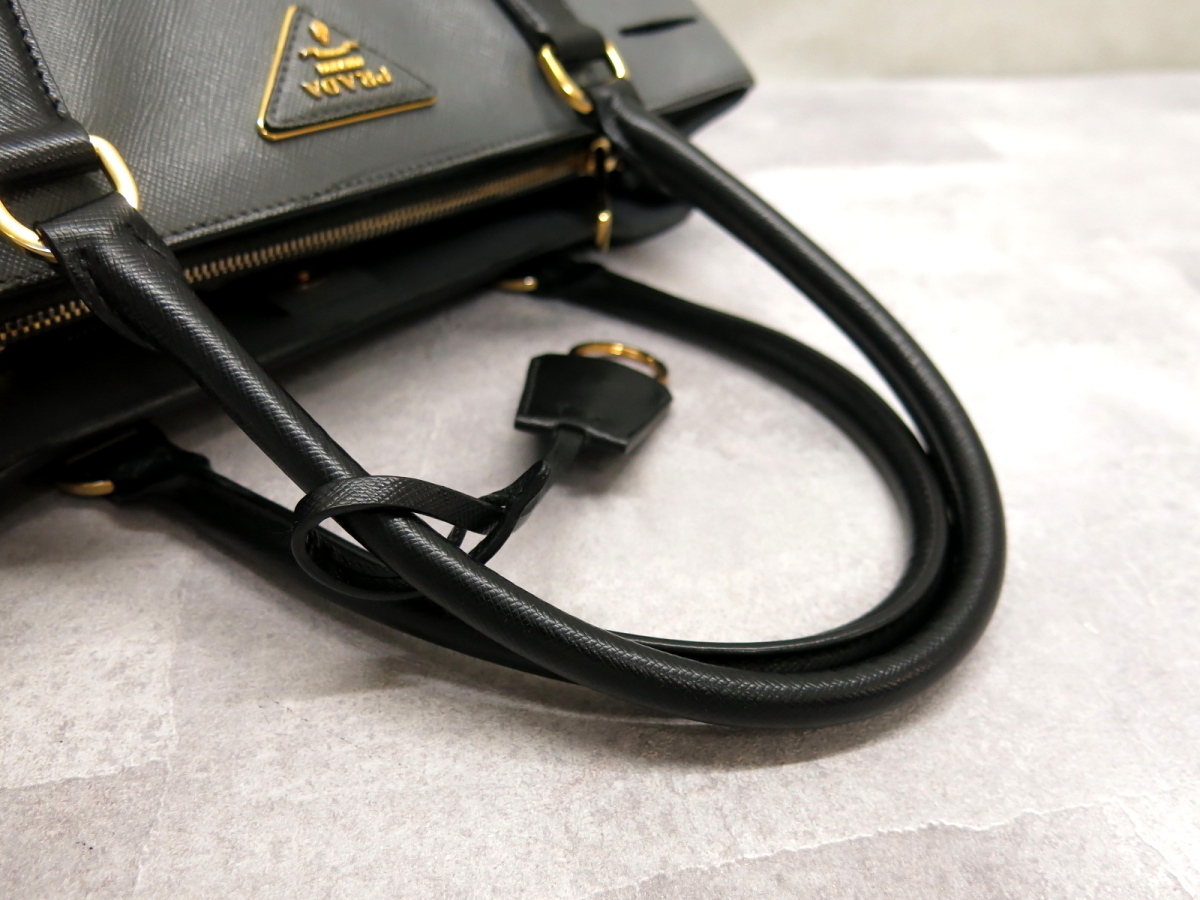 ガレリア プラダ サフィアーノレザー PRADA ブラック BN1874の買取 