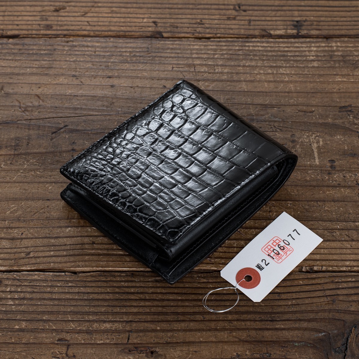 新品未使用 クロコダイル 二つ折り長財布 束入れ ブラック Simplexity News