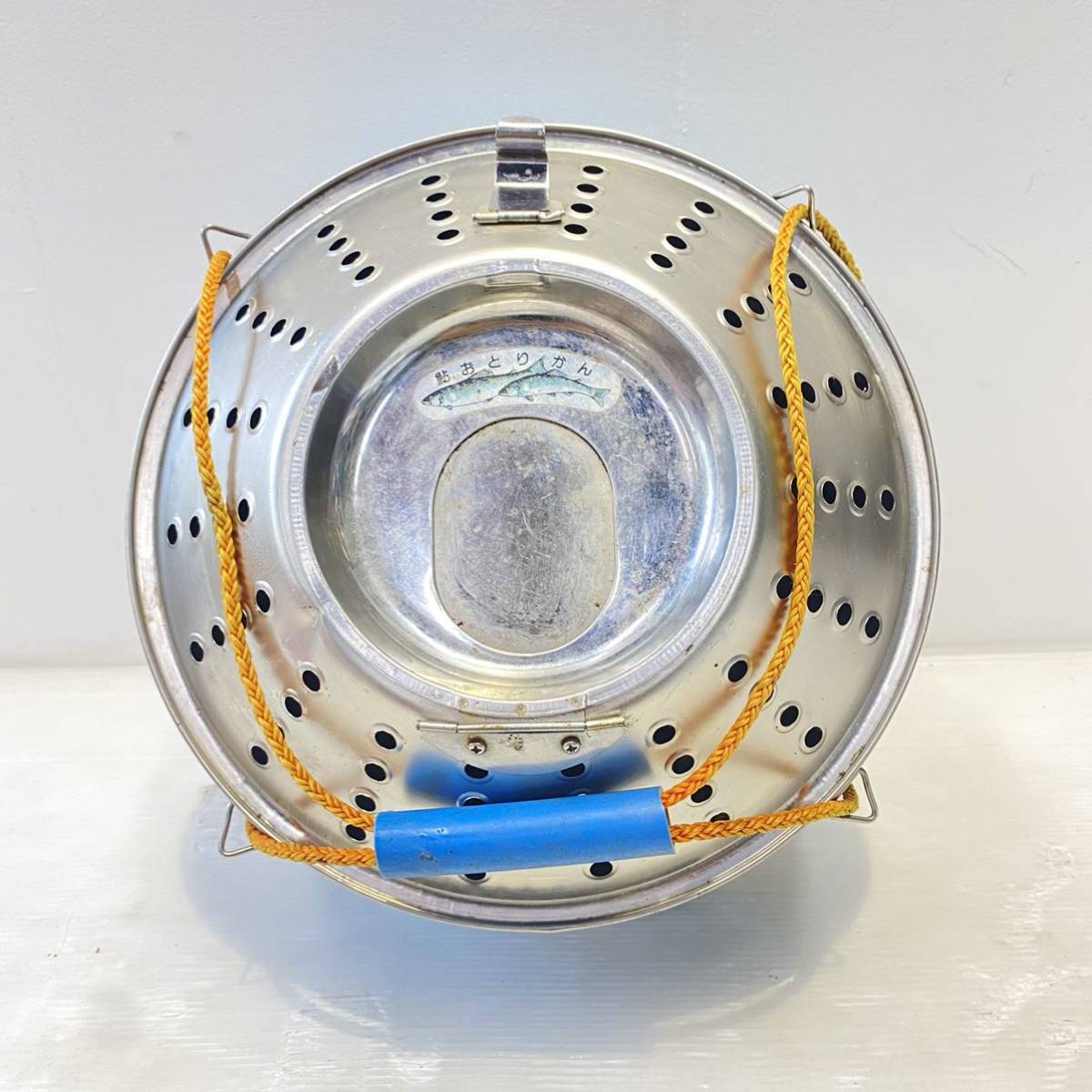 現状品 鮎釣り 投網 おとり缶 川 清流 おとり鮎 オトリ缶 売買されたオークション情報 Yahooの商品情報をアーカイブ公開 オークファン Aucfan Com