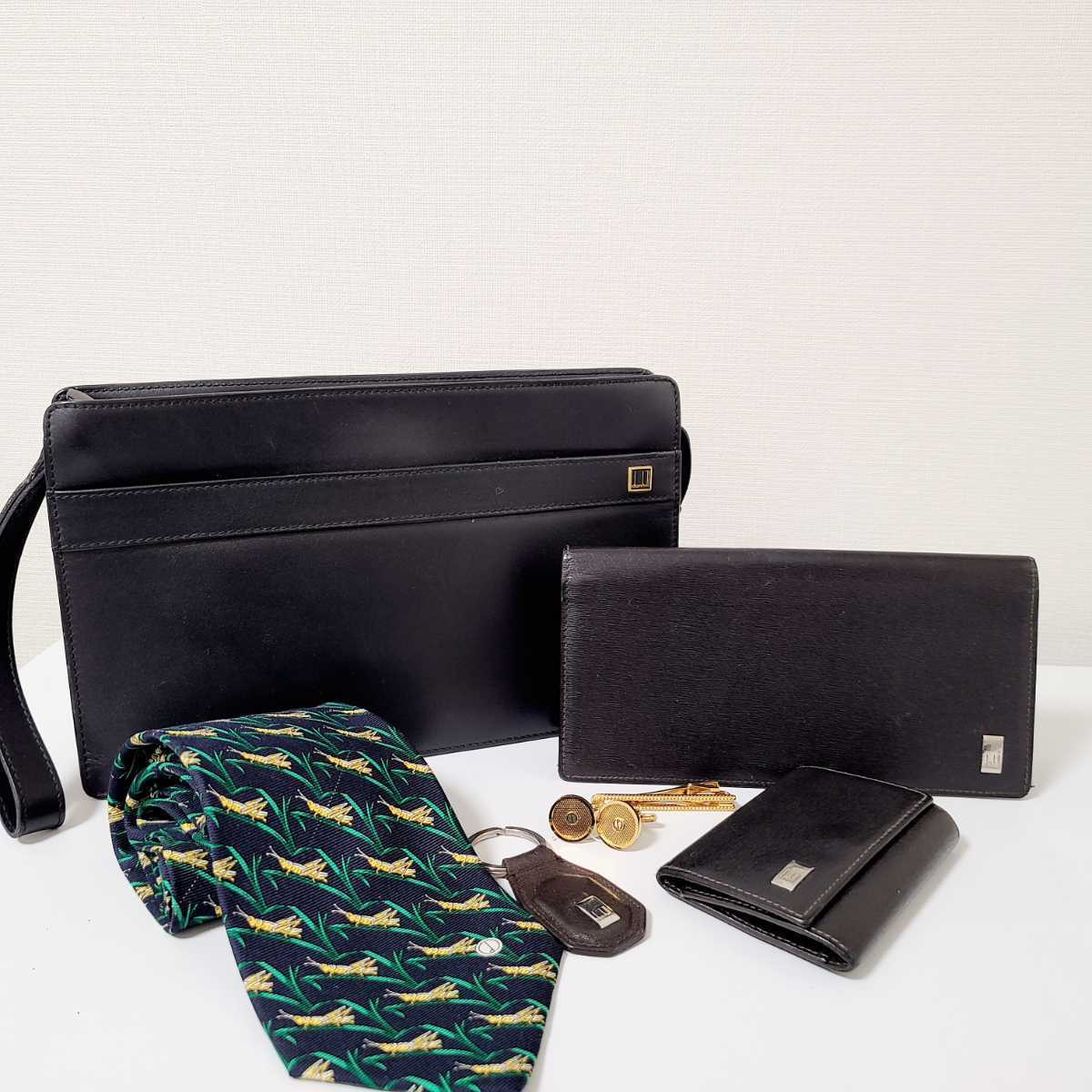 Dunhill ダンヒル セカンドバッグ 財布 キーケース カフス ネクタイ タイピン 7点セット メンズ 紳士 クラッチ まとめ売り ブランド かばん バッグ 売買されたオークション情報 Yahooの商品情報をアーカイブ公開 オークファン Aucfan Com