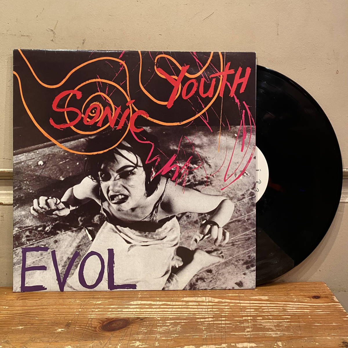 新作，品質保証 アナログ盤LP Sonic Youth ソニック ユース / EVOL Blast First / BFFP 4 ピクシーズ/ニルヴァーナ/USインディ/オルタナ(Sonic Youth)｜売買されたオークション情報、yahooの商品情報をアーカイブ公開 - オー S