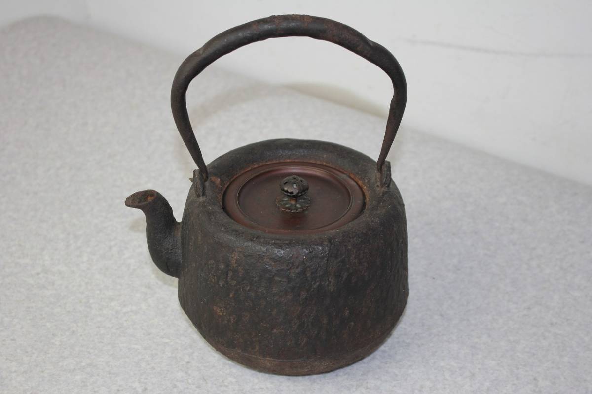 URA]中国古玩⁄黄銅製亀甲饕餮文獣耳遊環火鉢・火箸⁄約2.1kg⁄4-s2 真言 