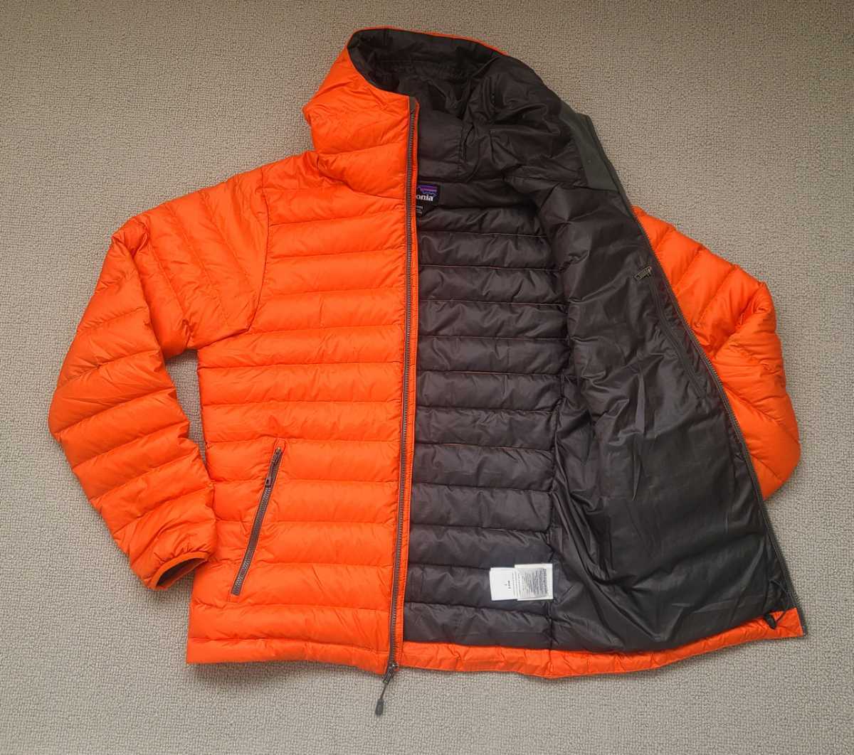 美品 patagonia パタゴニア ダウンセーター フーディー ジャケット S  