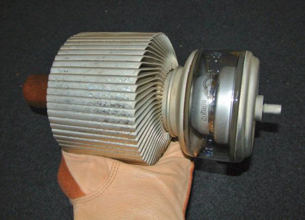 超弩級 ロシア軍用送信管 ГУ-35Б GU35B パワー管 無線RF リニア管 な 品 長期保存 3.5KW(真空管)｜売買された ...