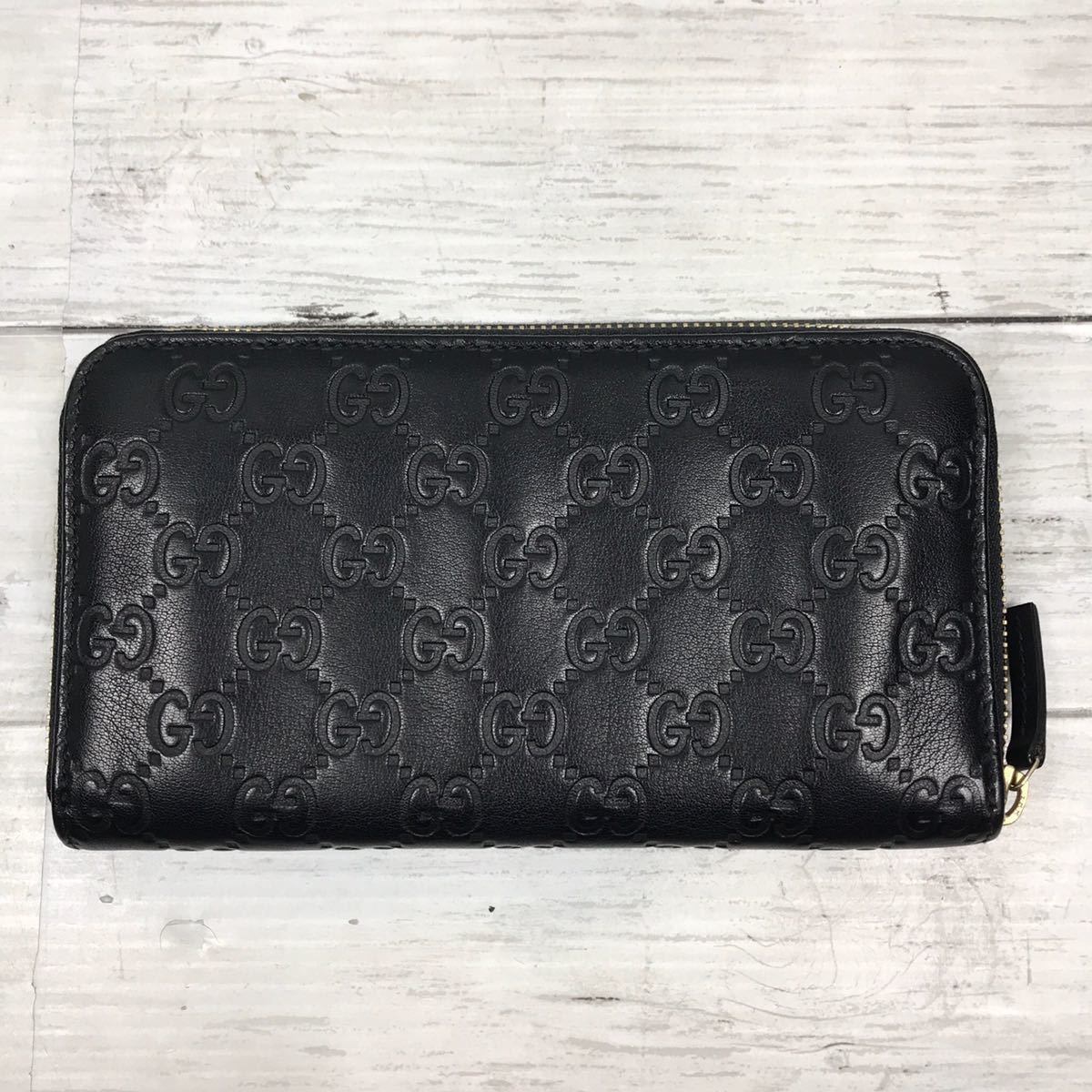 100%新品，新作登場 美品 GUCCI グッチ GG柄型押し シマレザー