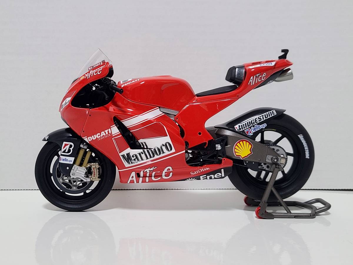 ミニチャンプス 1/12 ドゥカティ MotoGP 2008 C.ストーナー MINICHAMPS