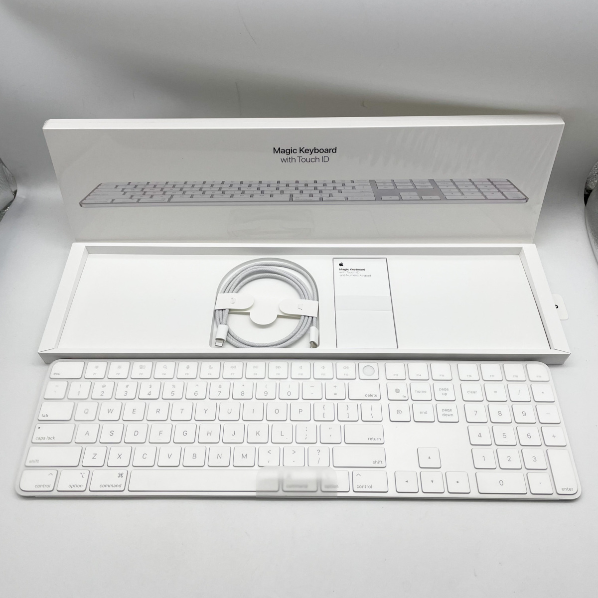 質イコー [アップル] Apple キーボード Magic Keyboard with Toudh ID 