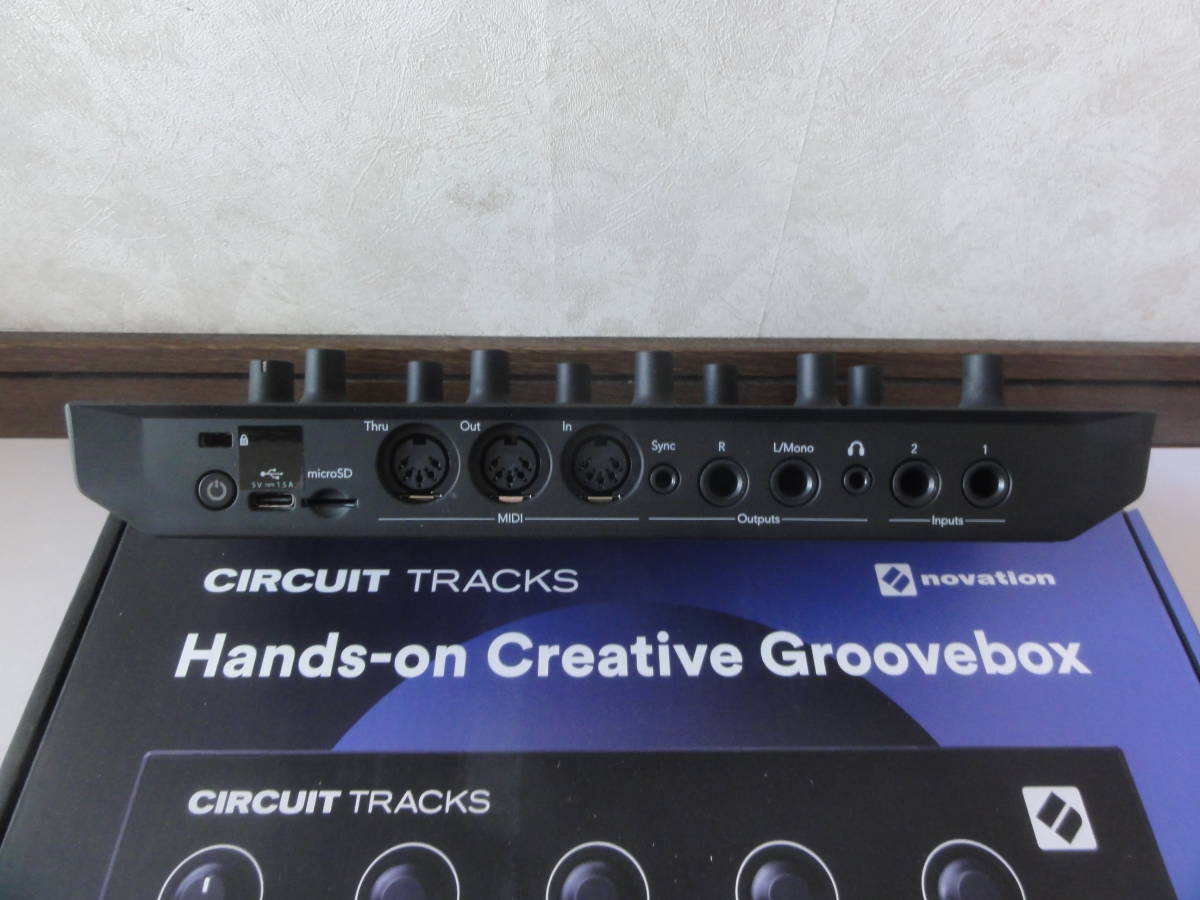 Circuit Novation Tracks Groovebox - Standalone with | Music New
