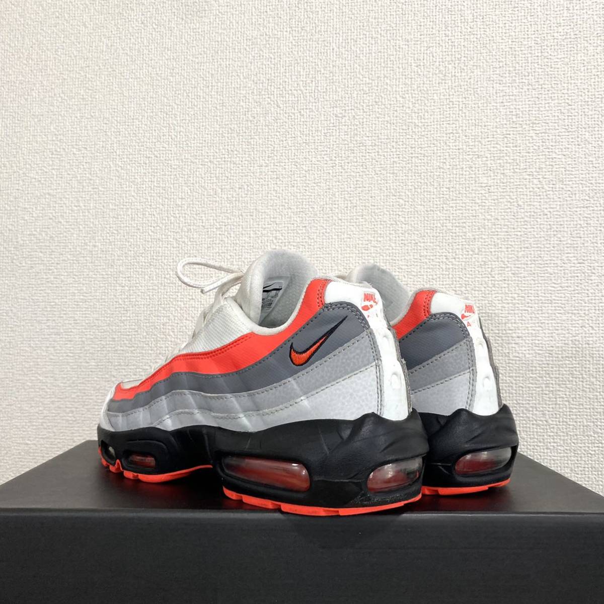 美品 日本未発売 NIKE AIR MAX 95 26cm エッセンシャル コメット 