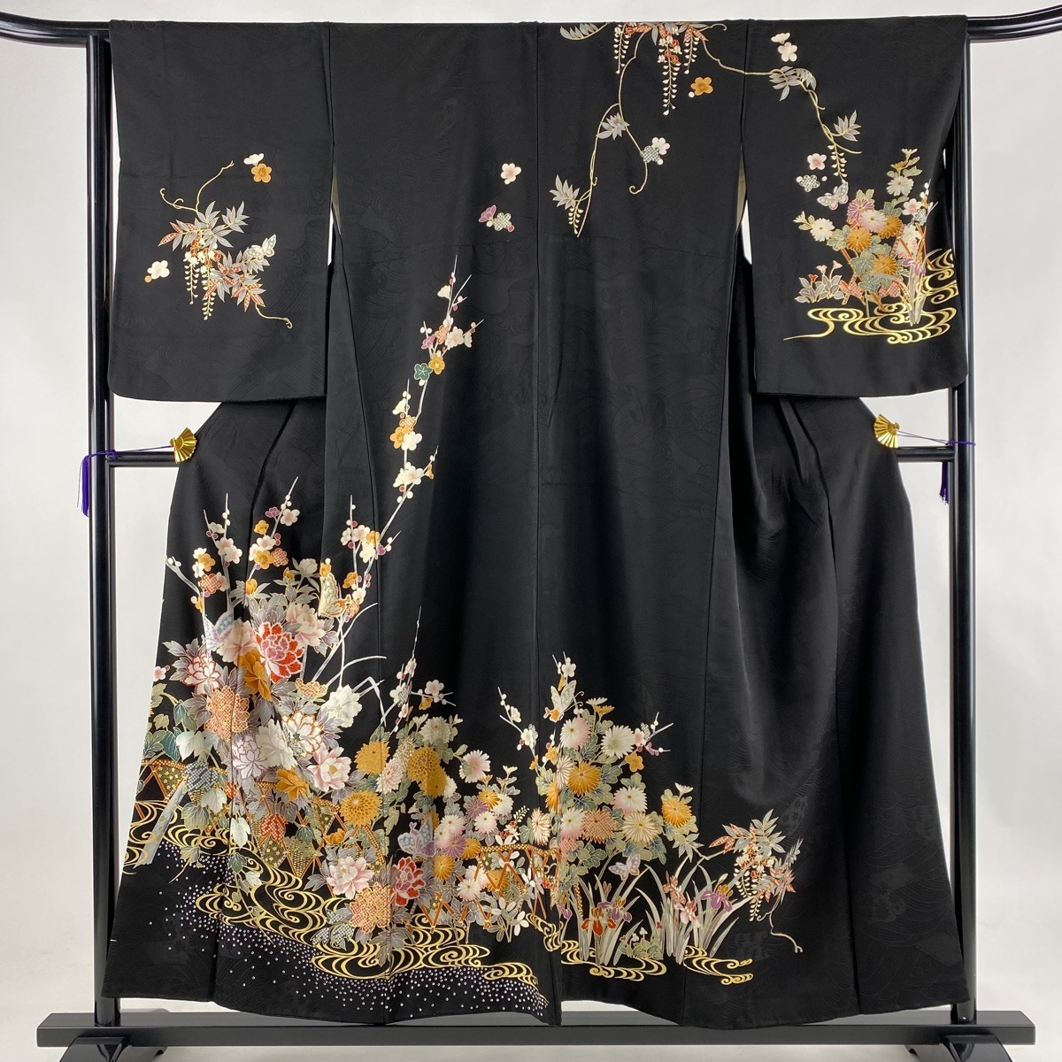格安，定番人気 訪問着 秀品 草花 枝梅 金彩 黒 袷 155cm 65cm M 正絹(仕立て上がり)｜売買されたオークション情報、yahooの商品情報をアーカイブ公開 - オークファン 仕立て上がり