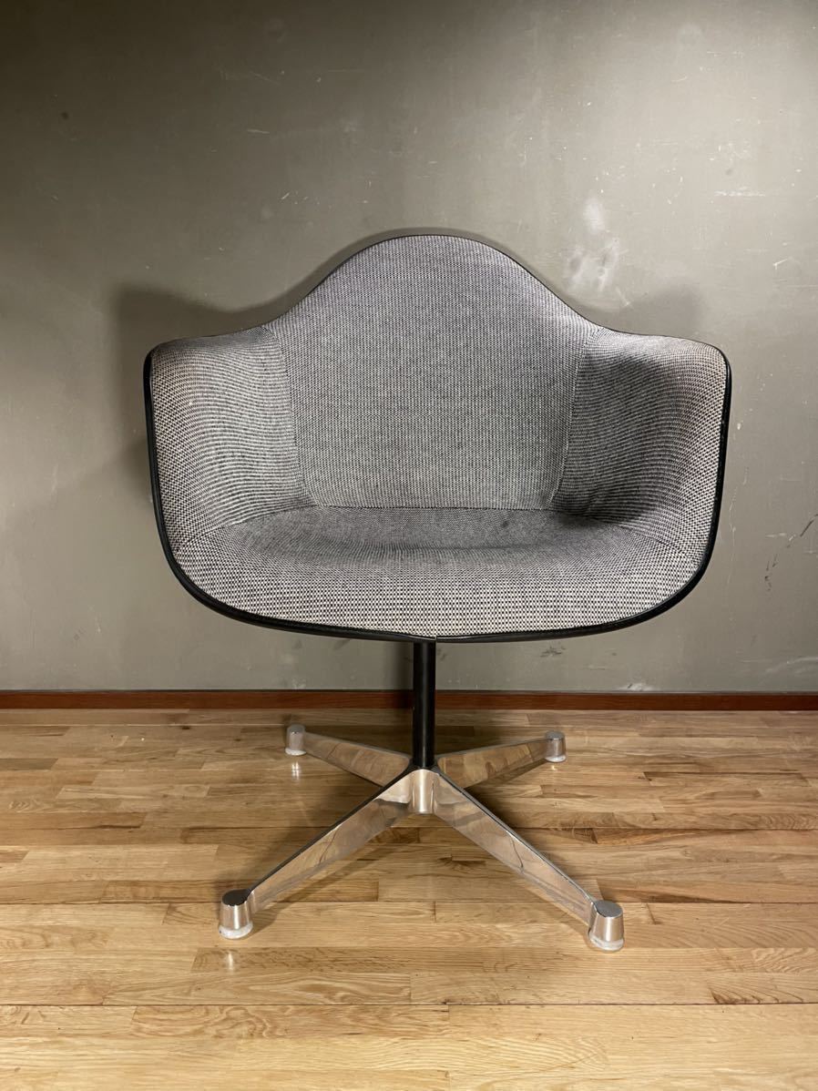 アレキサンダージラルド　ハーマンミラー　洋書　イームズ　ヴィンテージ ◇レア！◇HermanMiller ◇ハーマンミラー◇イームズ◇アレキサンダー
