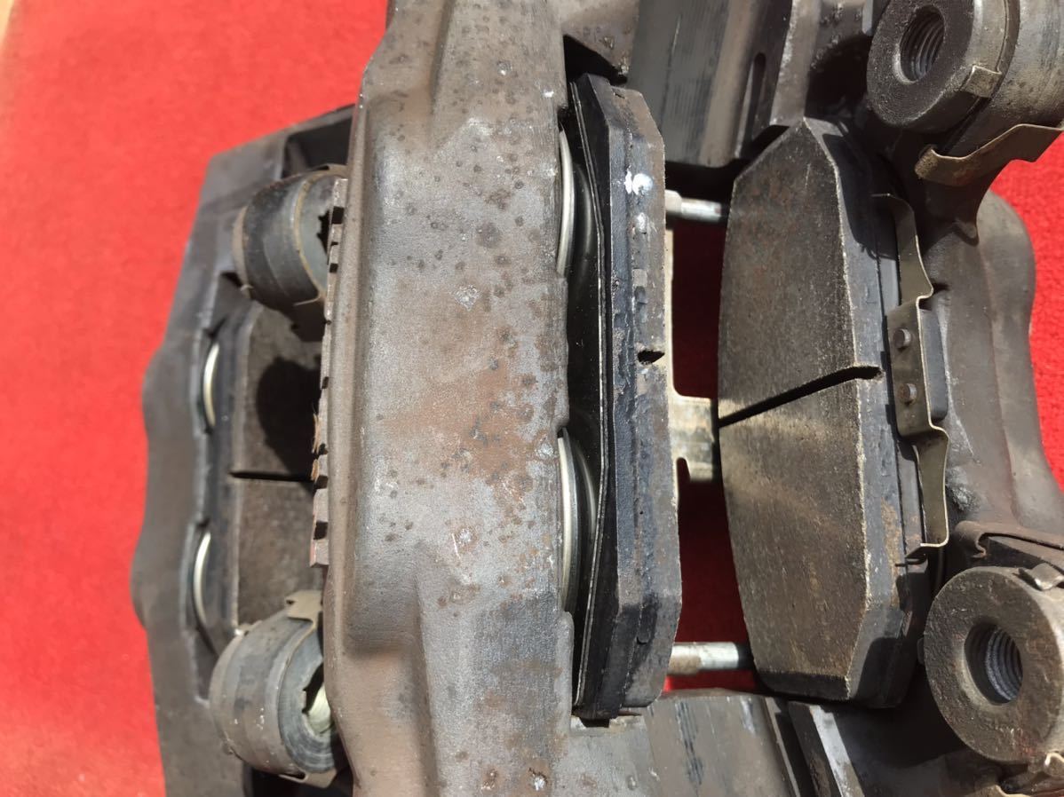 日産 R32スカイラインGTS タイプM フロントブレーキキャリパー 4POT