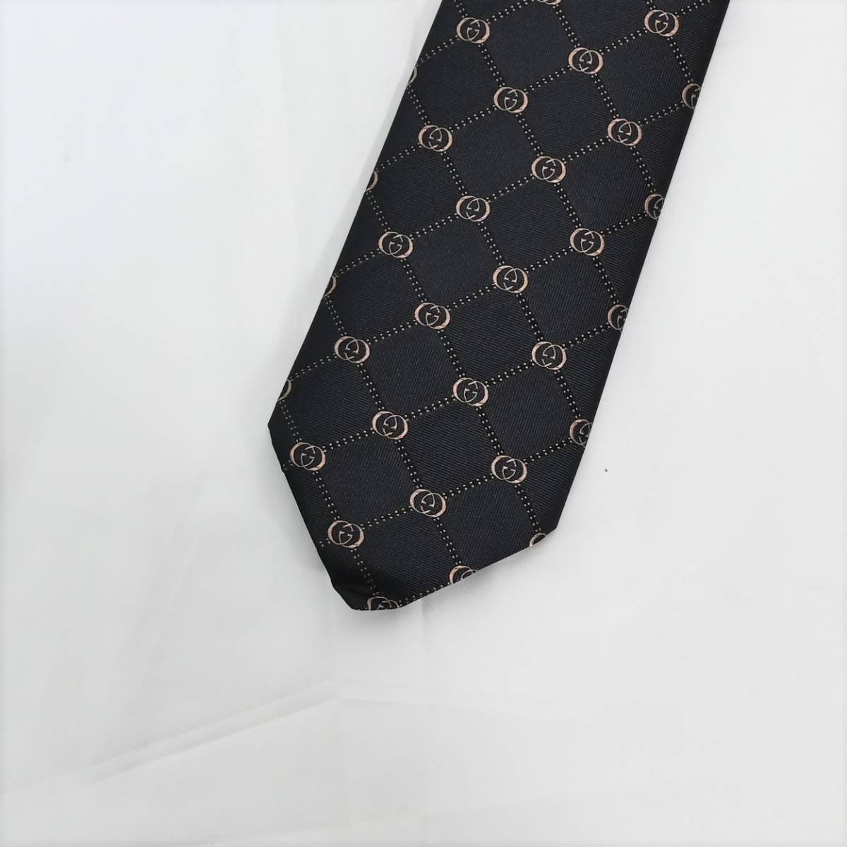 ネクタイ GUCCI グッチ (グッチ) 4E002 総柄 GG 蜂 シルクジャカード ネクタイ GUCCI グッチ (グッチ) 4E002 総柄 GG 蜂 シルクジャカード