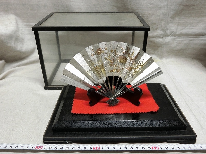 販売 激安店 A3886 銀製 刻印有 静光刻四君子文 飾銀扇 76g ガラス