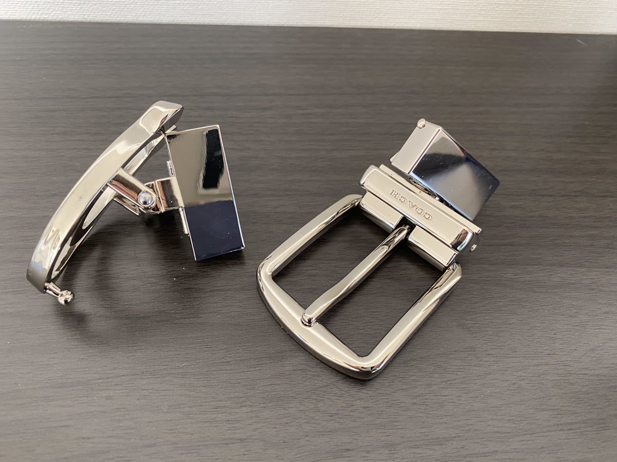 COACH コーチ 新品 リバーシブル シグネチャー 高級感シルバー
