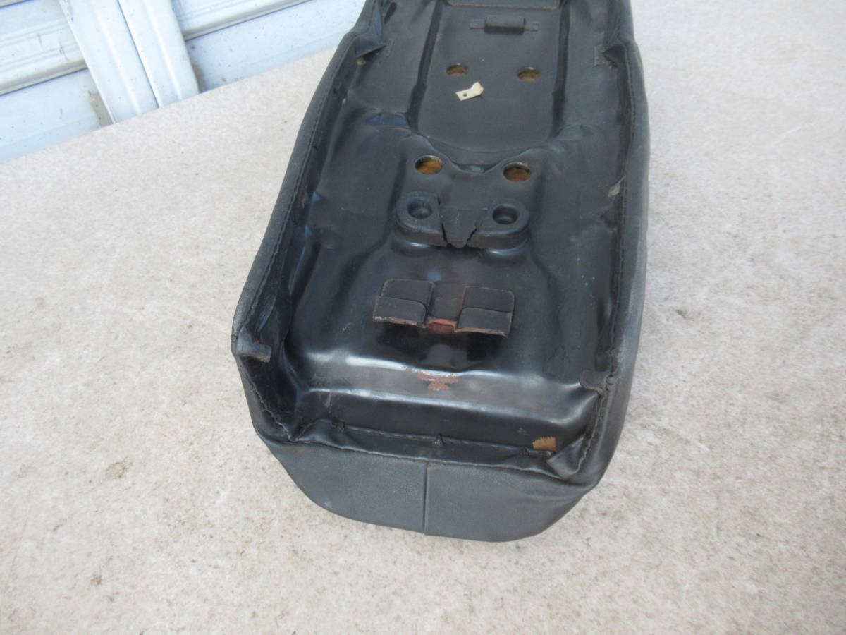 Cd50s ホンダ純正 シート シングルシート 品 当時物 Honda Cd50 Cd90 カフェレーサー カスタム ベンリー ベンリィ Cl50 絶版品 廃盤品 純正品 売買されたオークション情報 Yahooの商品情報をアーカイブ公開 オークファン Aucfan Com