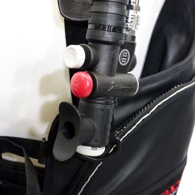 Yahoo!オークション レイソン 公式通販 SAS Reyson - サイズL BCD RDV-j 「レイソン+bcd」の落札相場・落札価格 BCジャケット AACS-I RDV REYSON イチローズモルト (スポーツ別
