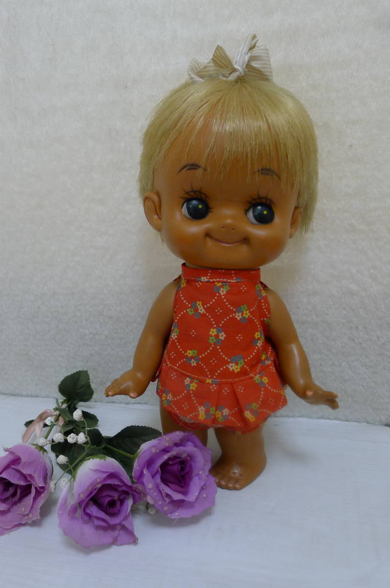 dd127 ○ 昭和レトロ セキグチ ローラちゃん 赤 人形 日焼け 褐色
