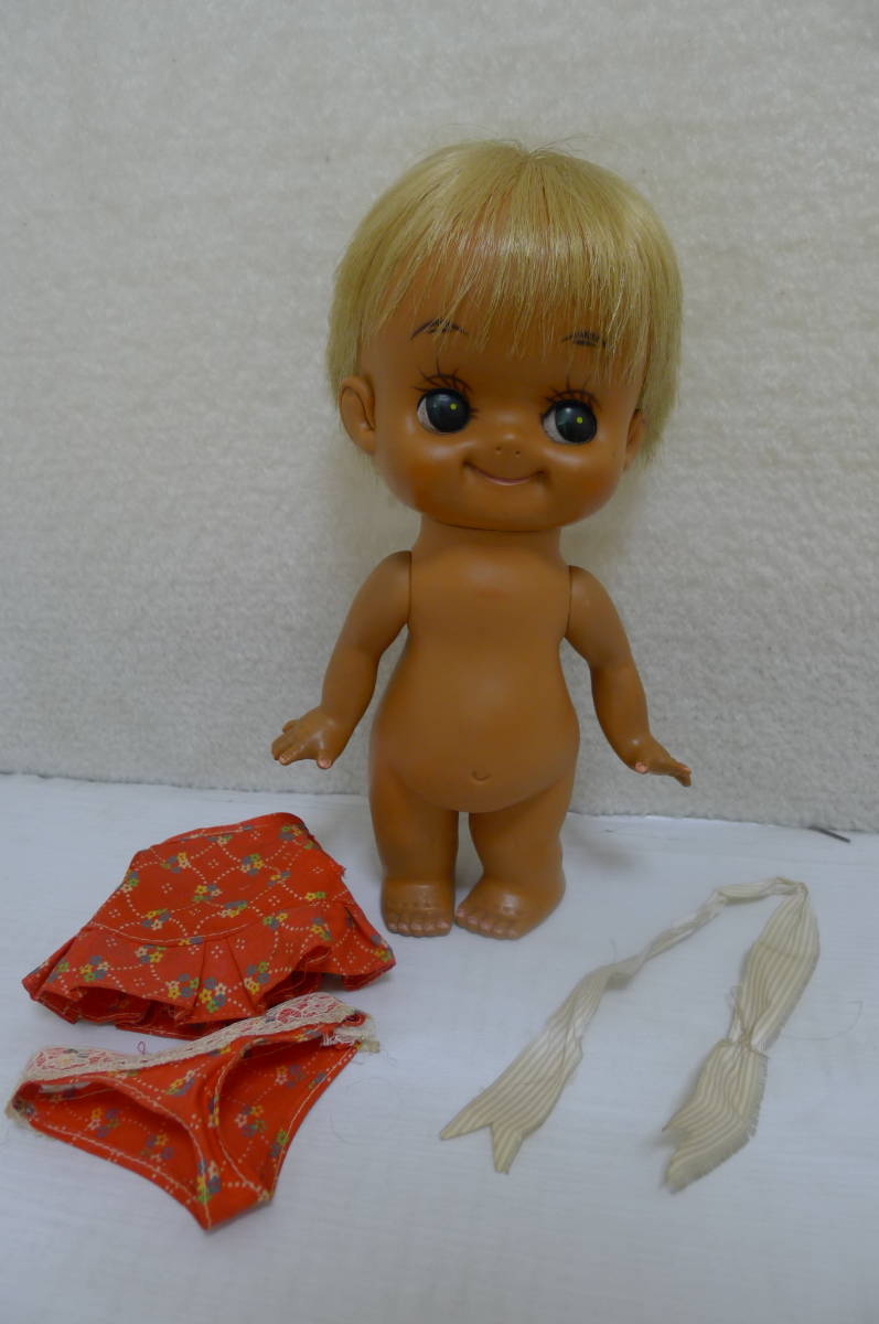 dd127 ○ 昭和レトロ セキグチ ローラちゃん 赤 人形 日焼け 褐色 dd127 ○ 昭和レトロ セキグチ ローラちゃん 赤 人形 日焼け 褐色