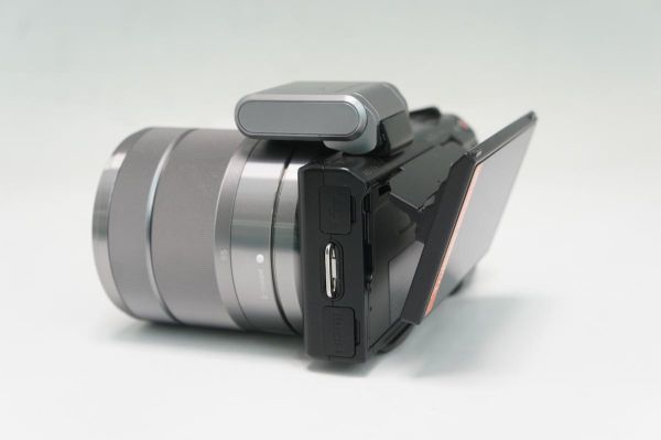 SONY ミラーレス デジタル一眼カメラ α NEX-5 レンズキット(18-55mm) 000W021 SONY α NEX-5 レンズ:SEL16F28 (ソニー) 品