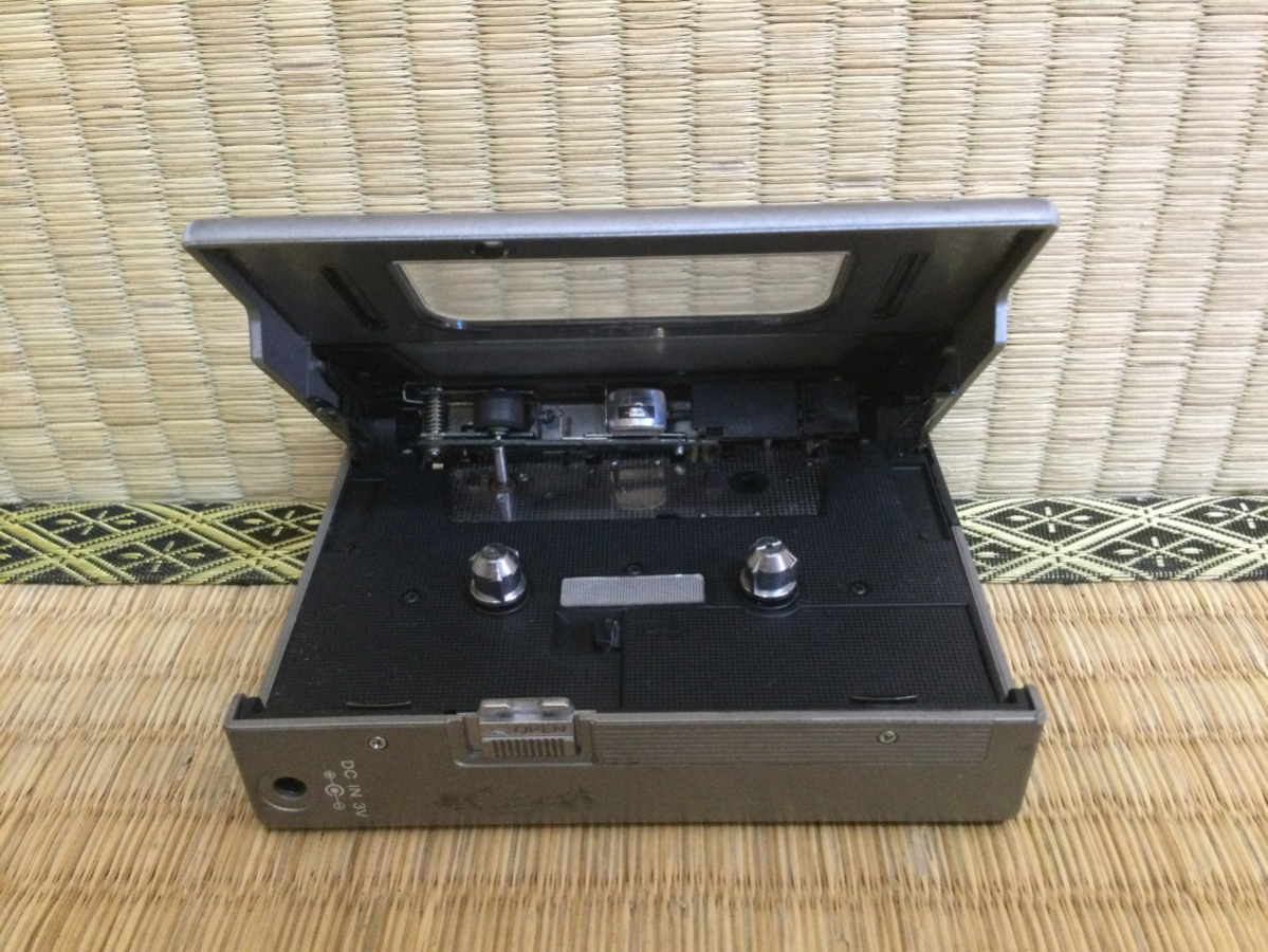 ☆ SONY ソニー　WM-2 WALKMAN ウォークマン　ポータブル　カセットプレーヤー　ジャンク☆ WM-2 SONY WALKMAN Design Gallery WM