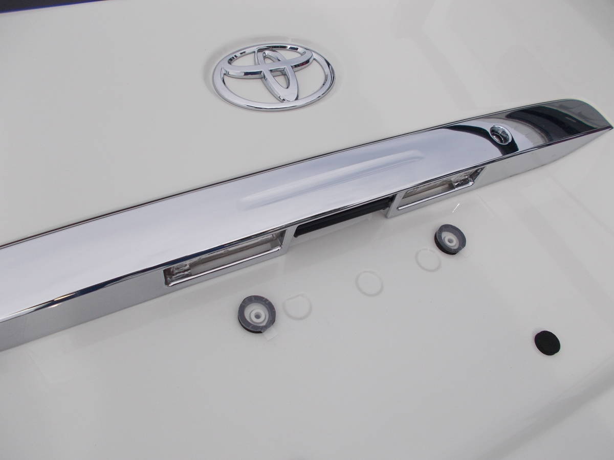 200系　ハイエース　DX　5型　6型　★　リアゲート　白/058　ナロー　標準車　新車外し　1型2型3型4型 ハイエース 200系 DX ＜DX&frasl;グランドキャビン&frasl;1型&frasl;2型&frasl;3型&frasl;4型&frasl;5型&frasl;6型＞ リアゲートスポイラー塗装済 1型&frasl;2型&frasl;3型&frasl;4型&frasl;5型&frasl;6