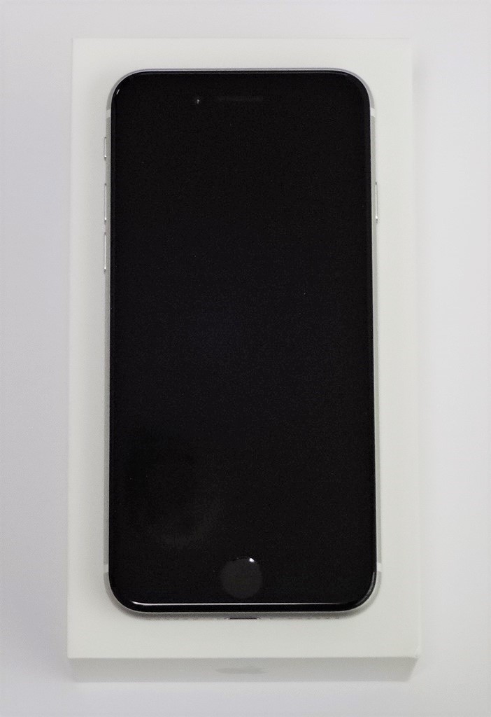 iPhone SE2 第二世代 64GB スターライト ホワイト 美品 SIMフリー