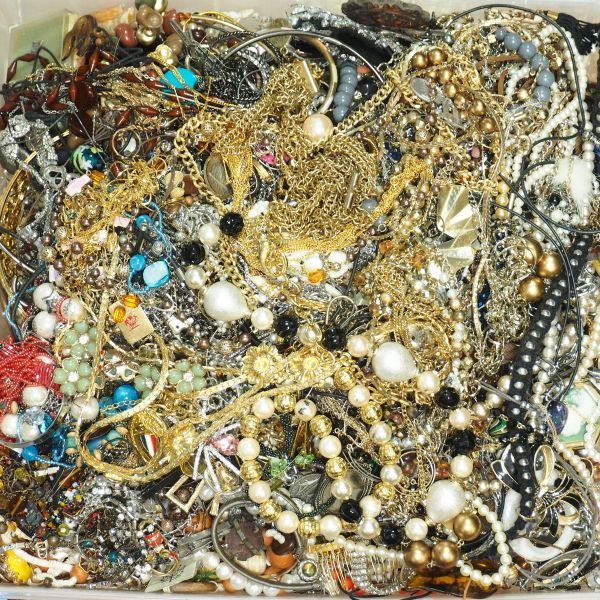 a0326 大量 20kg アクセサリー ネックレス ペンダント 等 まとめて セット 1円