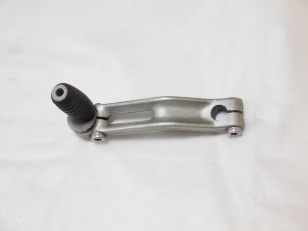 アプリリア・RSV1000 ('01 ?)・純正 チェンジペダル ? (刻印 E101515 